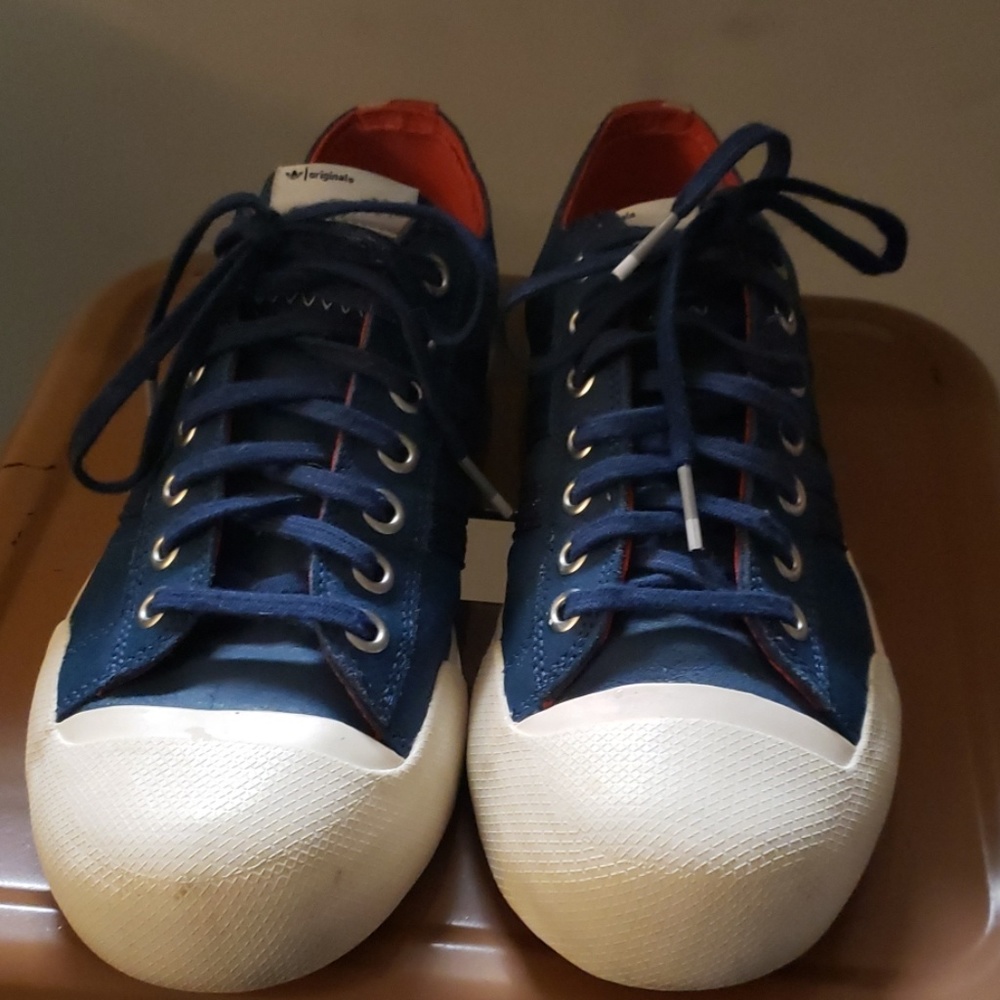 Adidas low sneaker